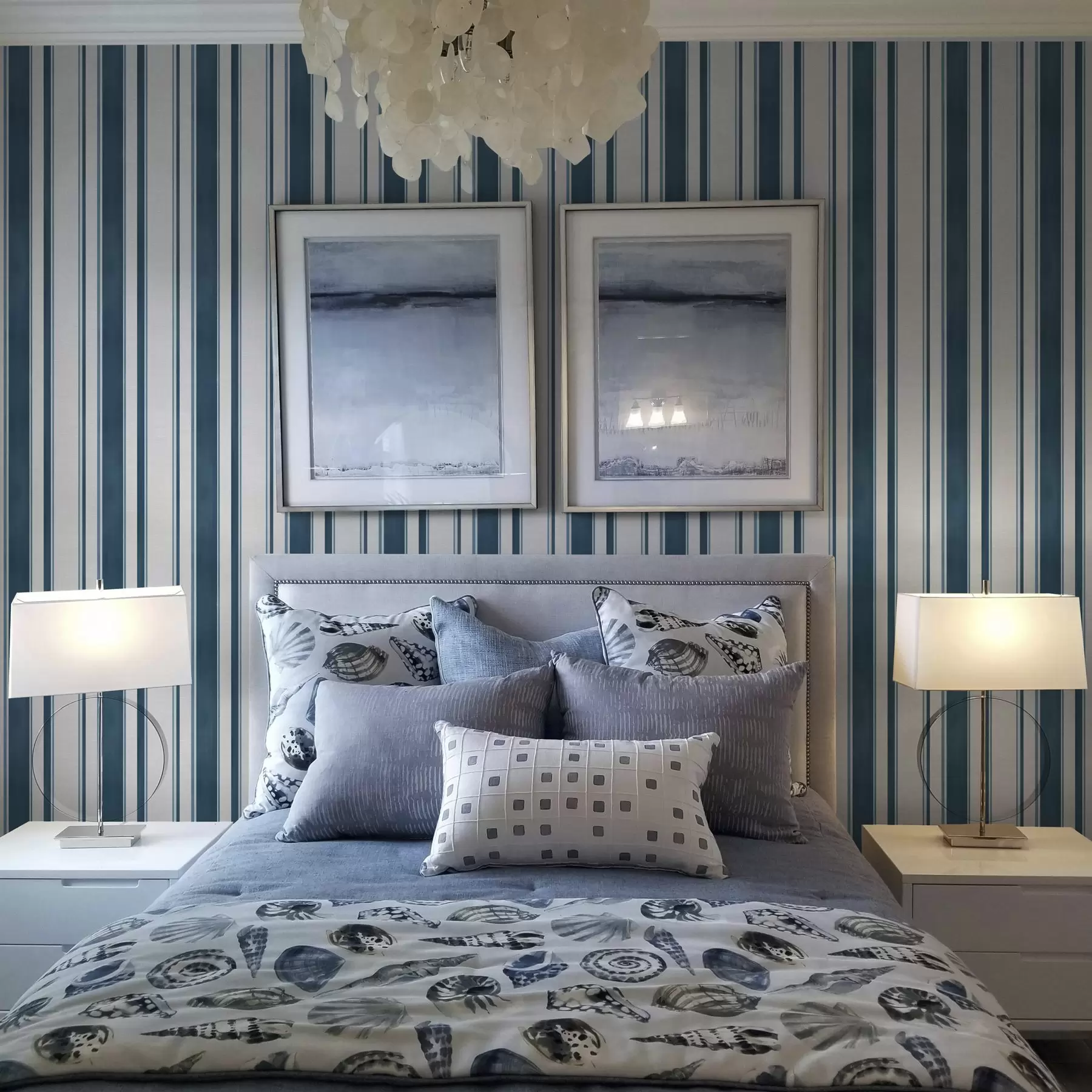 τοιχογραφίες Συνδυασμός τυρκουάζ λωρίδων σε λευκό φόντο με ρυθμό a00527