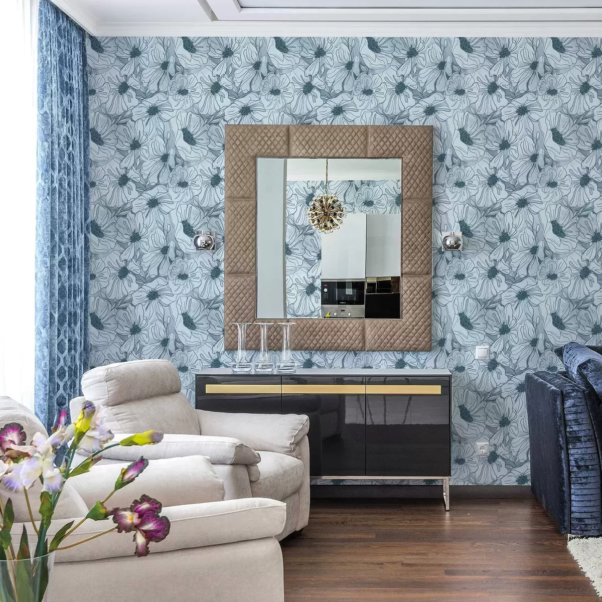 Ταπετσαρία Γραμμικά λουλούδια σε μια δροσερή γκρι-μπλε παλέτα a00636v2