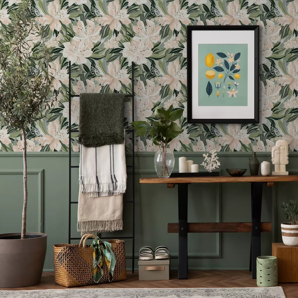 Ταπετσαρία Μεγάλα κρεμ λουλούδια σε ανοιχτό πράσινο φόντο a00646