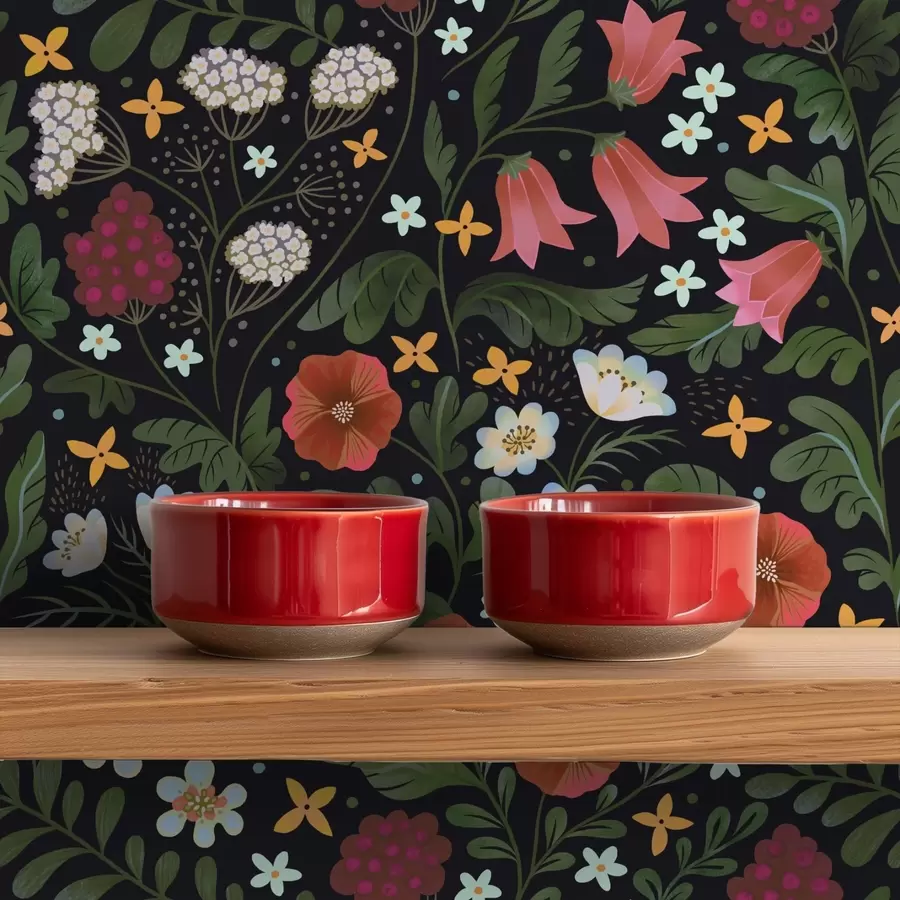 τοιχογραφίες Άγρια λουλούδια και μούρα σε βαθύ μαύρο φόντο a00849v3