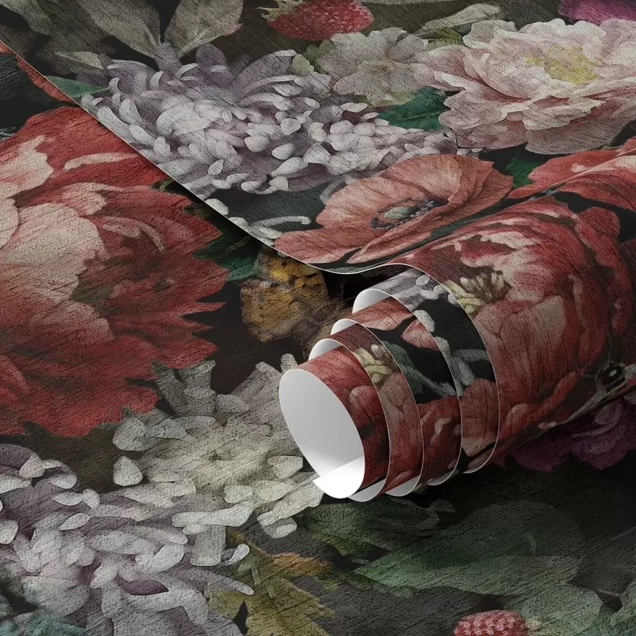 τοιχογραφίες Σκούρες δραματικές παιώνιες, μούρα και πεταλούδα σε μαύρο φόντο a00862