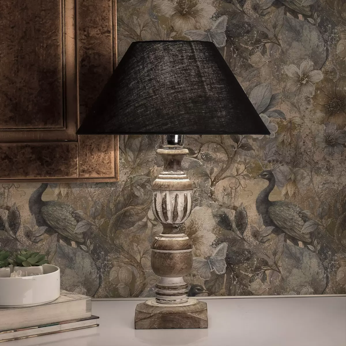 Ταπετσαρία Παλαιωμένο κολάζ με λουλούδια, παγώνια και πεταλούδες a00897