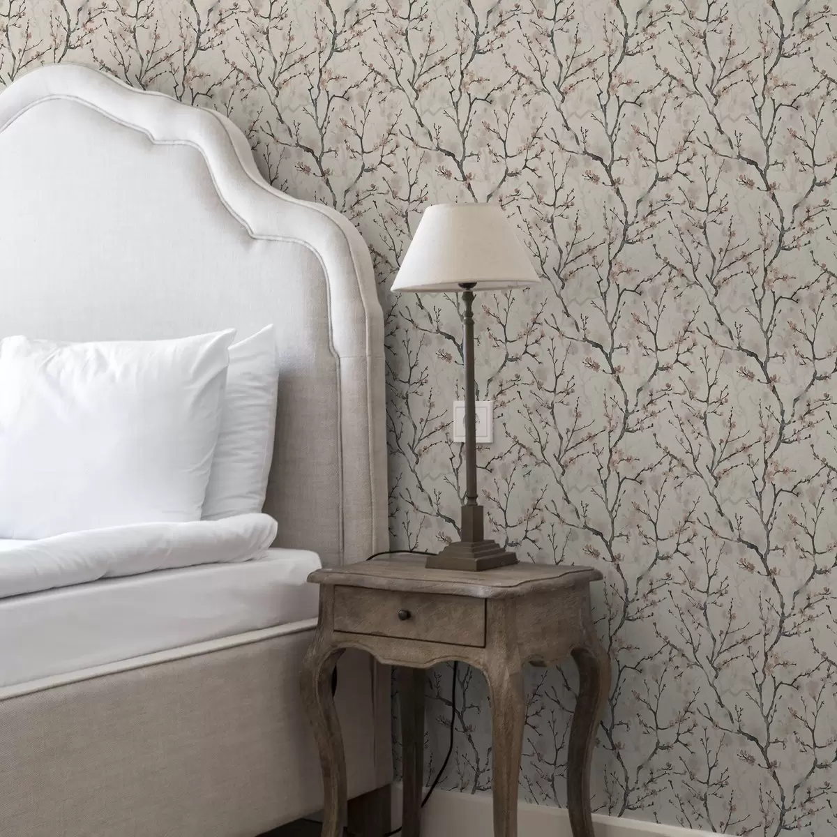 Ταπετσαρία Ακουαρέλα με κλαδιά σακούρα σε ανοιχτόχρωμο φόντο a01033