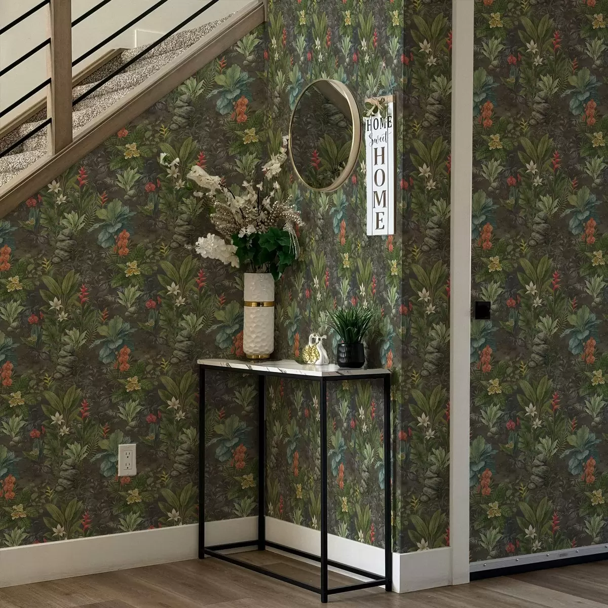 Ταπετσαρία Σκοτεινός τροπικός κήπος με φωτεινά λουλούδια και φυλλώματα a01079